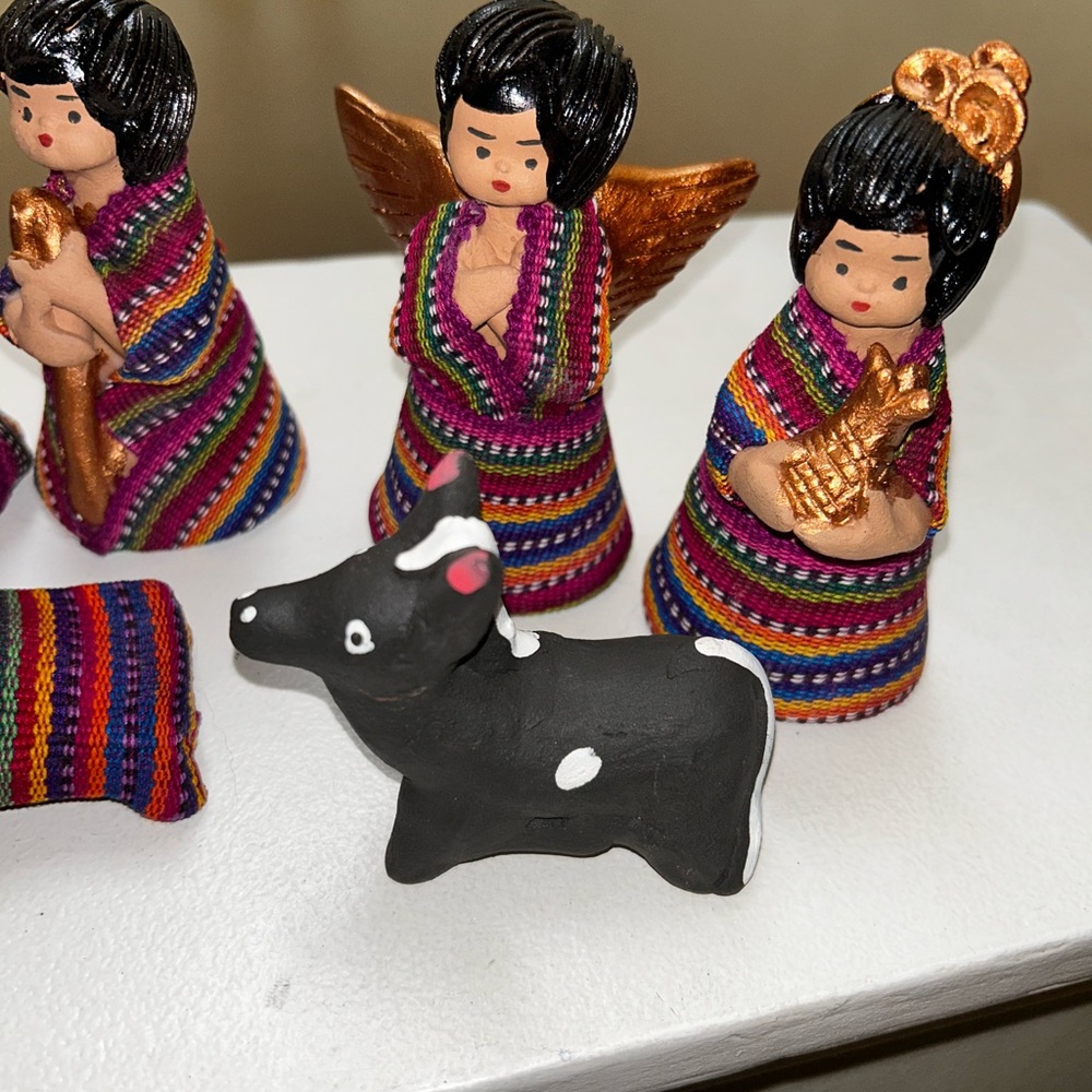Colorful Handcrafted Clay Guatemalan Nativity Figurine Set - Picture 4 of 7